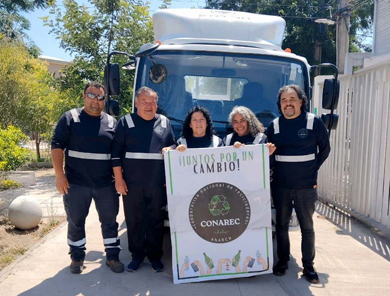 Fotografía de Cooperativa Conarec, aparecen 5 integrantes