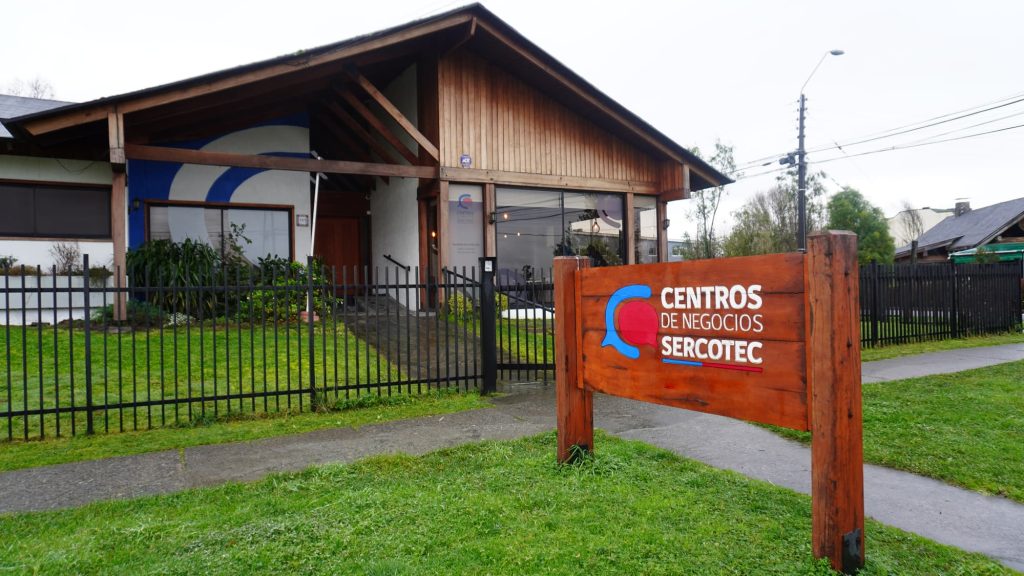 Sercotec abre concurso público para la operación de 40 Centros de Desarrollo de Negocios