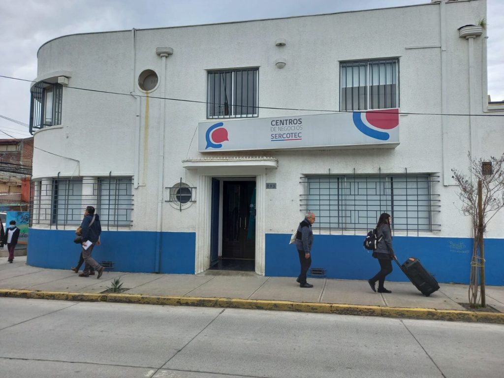 Gran interés genera concurso público para operadores de Centros de Desarrollo de Negocios