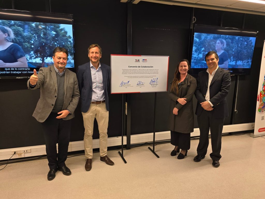 Sercotec y Coca-Cola Andina firman convenio para potenciar el crecimiento de las micro y pequeñas empresas