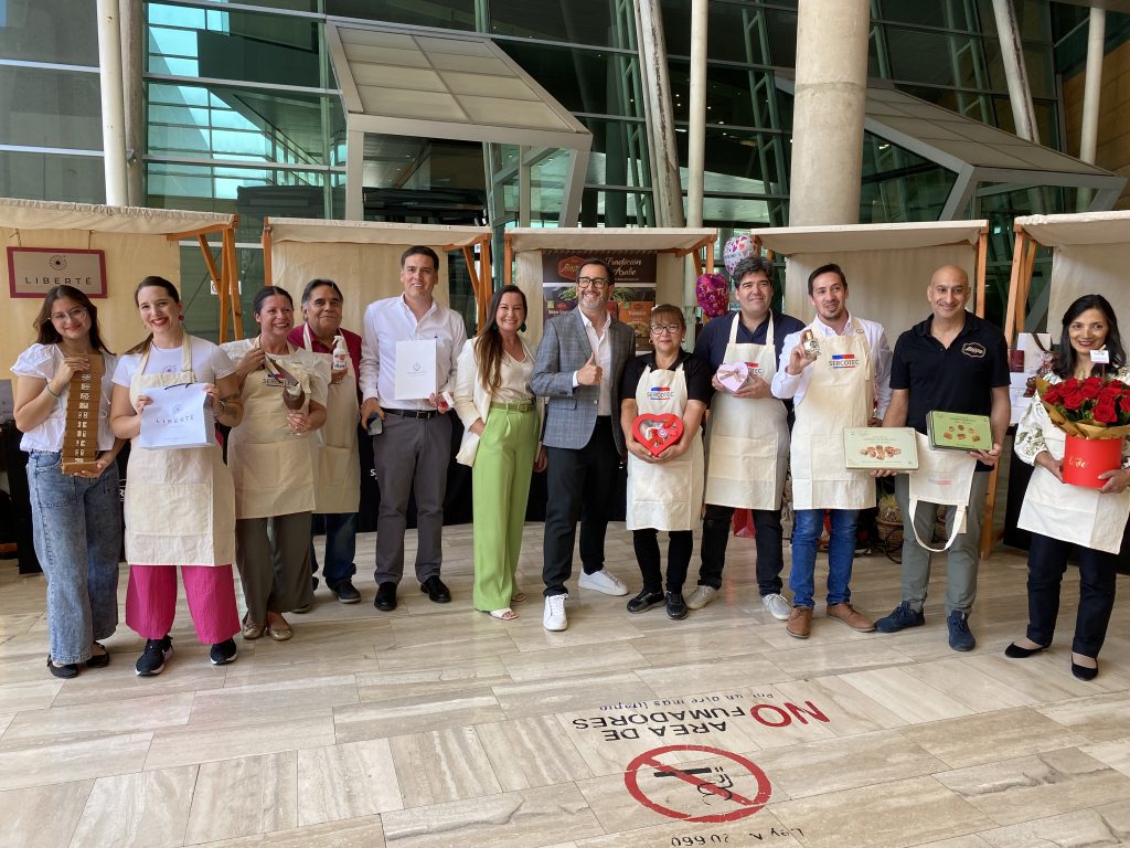 Sercotec celebra el Día del Amor y la Amistad con una muestra de Mipymes